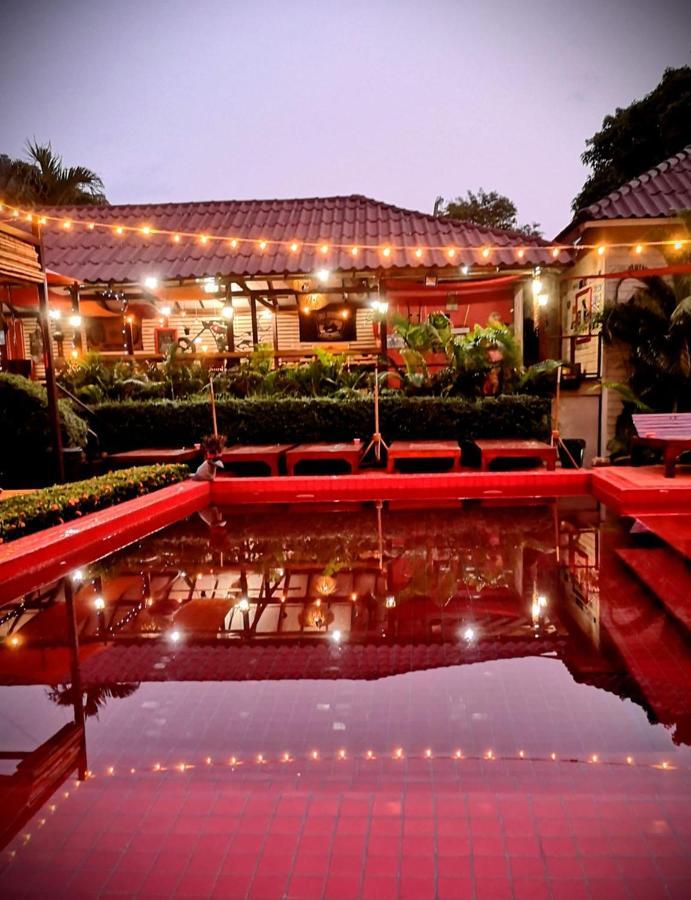 Red Moon Hideaway Hotell Koh Chang Exteriör bild